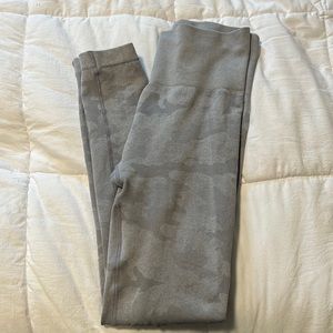 Butt scrunch camo leggings